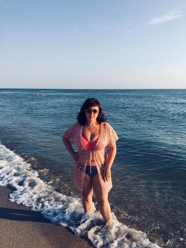 9P Busty Russian Woman 3630