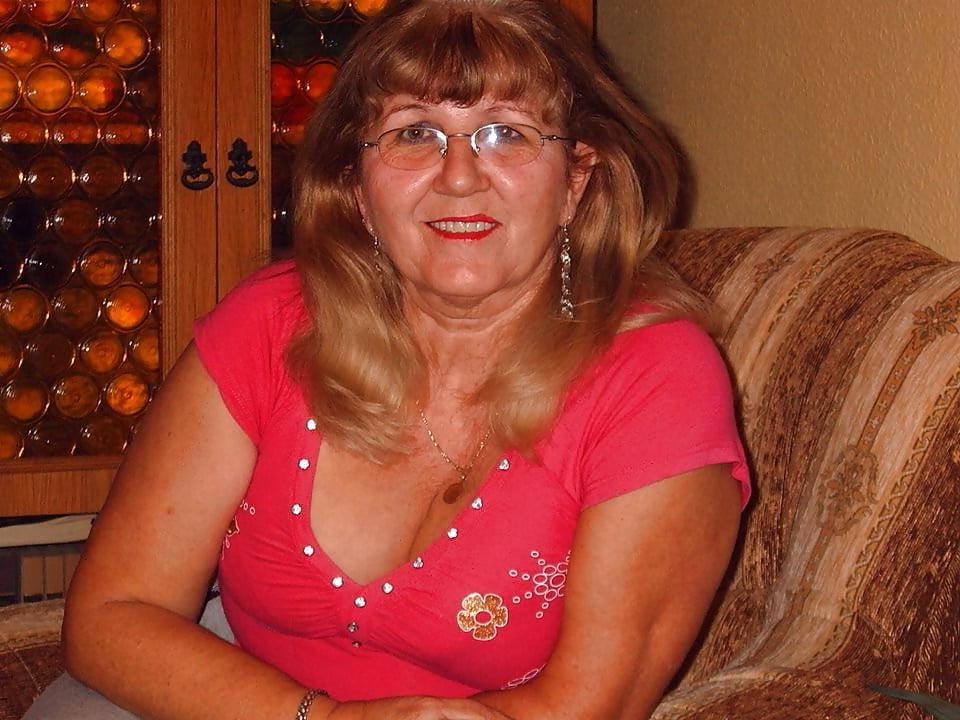 20P Granny Dressed 13