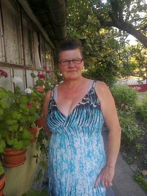 20P Granny Dressed 13