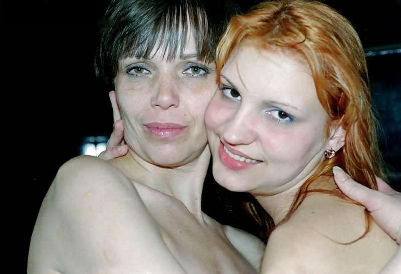 25P Mom and daughter's friends, mix
