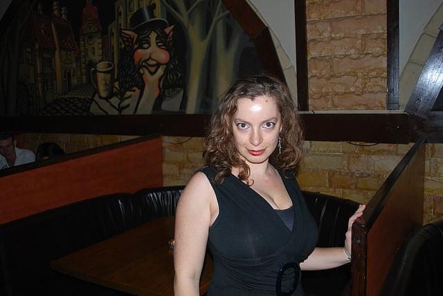 11P Busty Russian Woman 3623