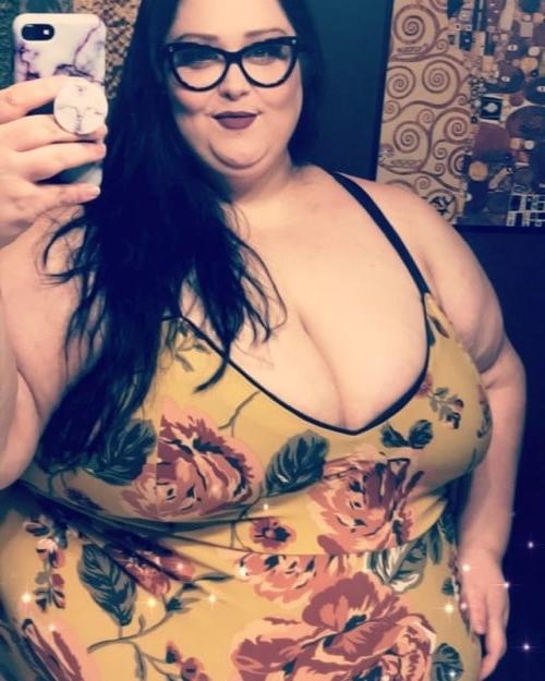 16P Bbw mix 568 (Cleavage with glasses)