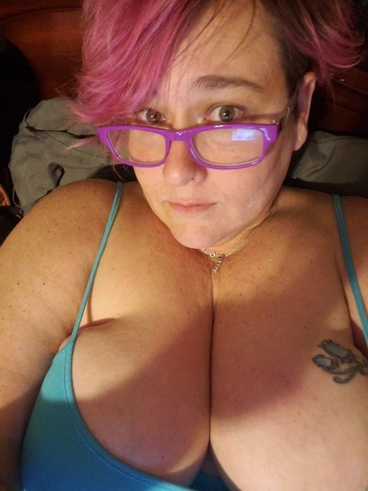 16P Bbw mix 568 (Cleavage with glasses)
