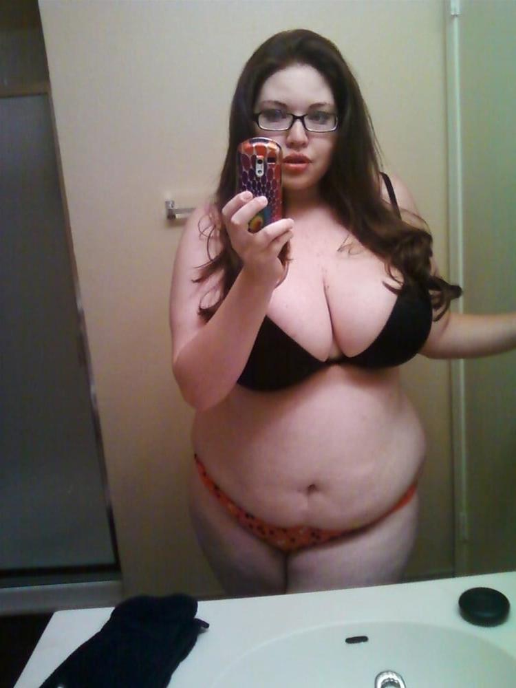 16P Bbw mix 568 (Cleavage with glasses)