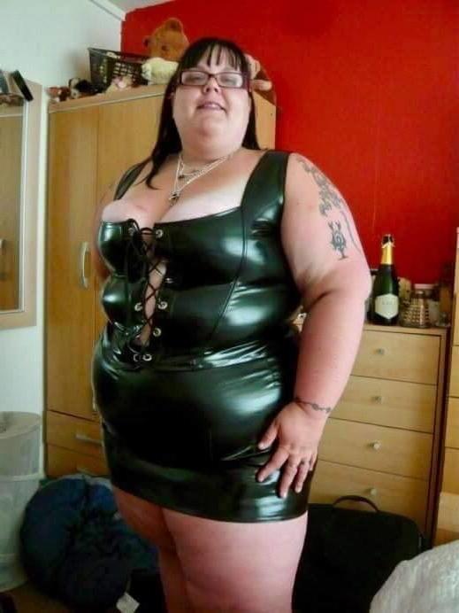 16P Bbw mix 568 (Cleavage with glasses)