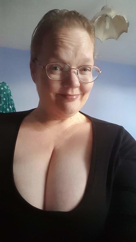 16P Bbw mix 568 (Cleavage with glasses)