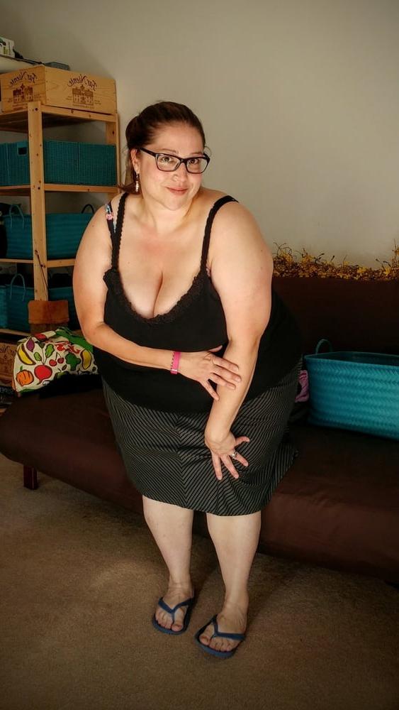 16P Bbw mix 568 (Cleavage with glasses)