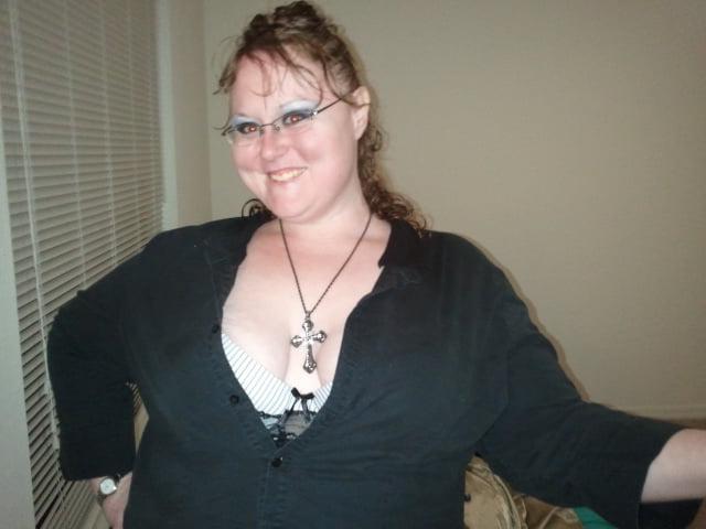 16P Bbw mix 568 (Cleavage with glasses)