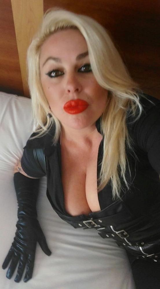 25P Just catch a horny Granny (550)