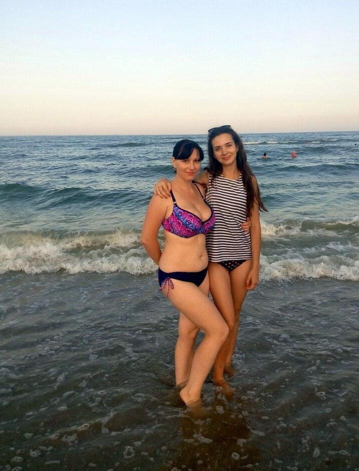 15P Busty Russian Woman 3624