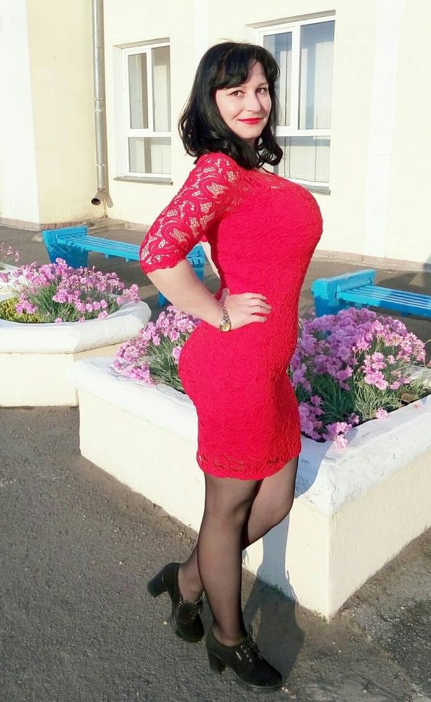 15P Busty Russian Woman 3624