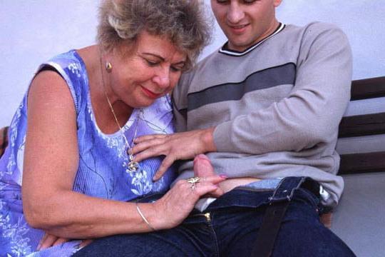 25P Mature granny 01 expanded