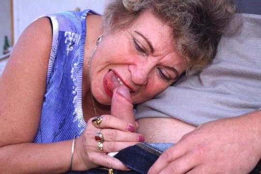 25P Mature granny 01 expanded