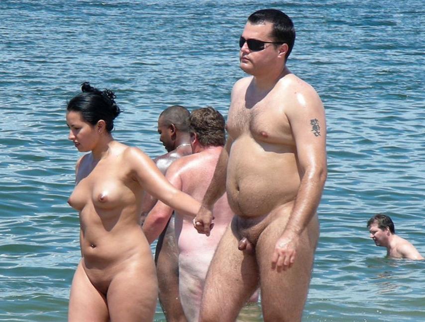 25P 0560 Voyeur beach.