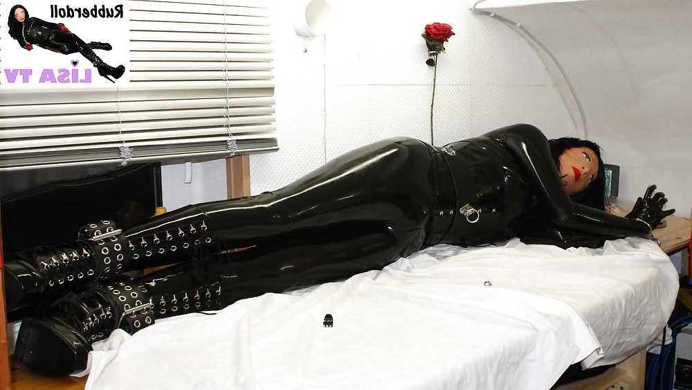 21P Rubberdoll Lisa