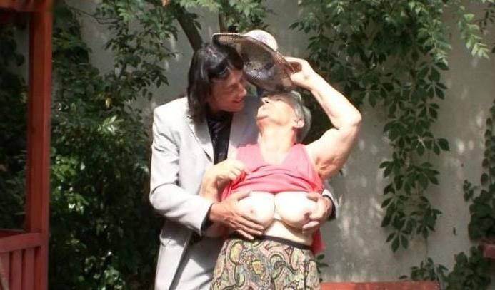 25P 863. #granny #grandma #mature