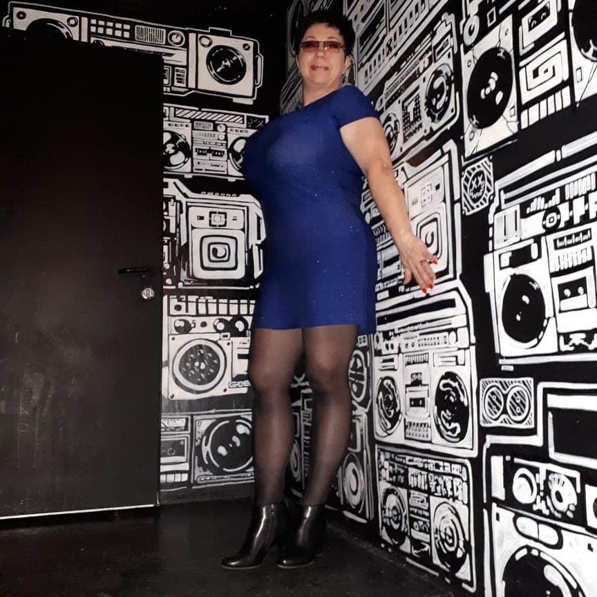 20P Busty Russian Woman 3620