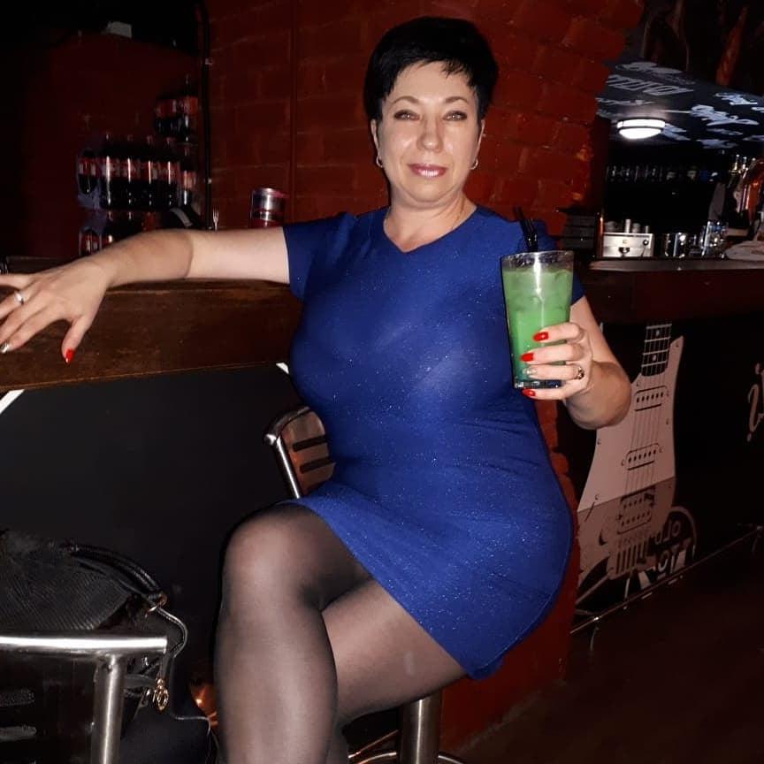 20P Busty Russian Woman 3620