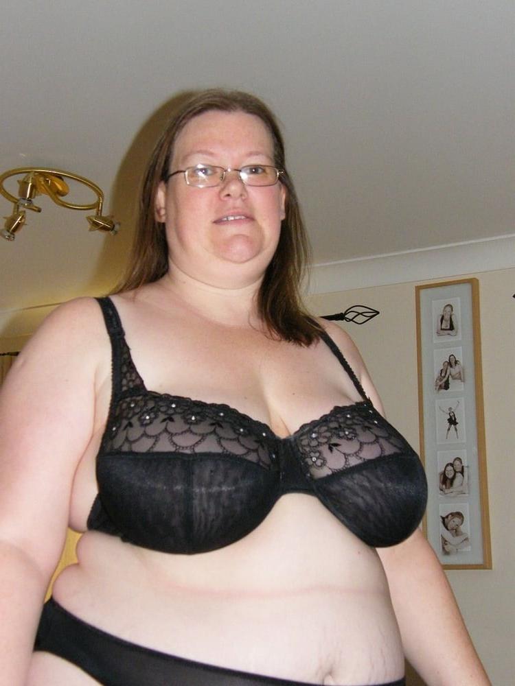 15P Bbw mix 296 (Women in bra)
