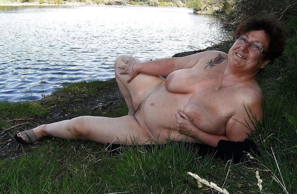 25P Mature &amp; Granny 0234