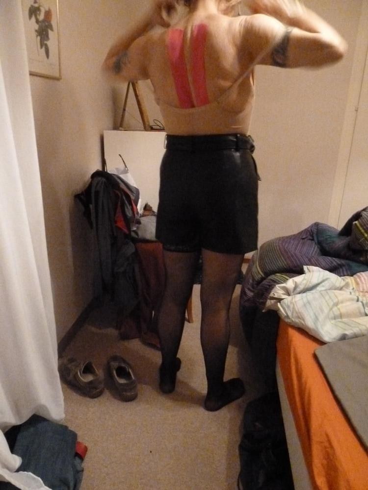 10P gymnatics showing her butt