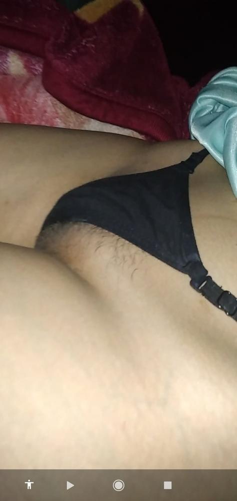 10P Young wife armpits n nipples
