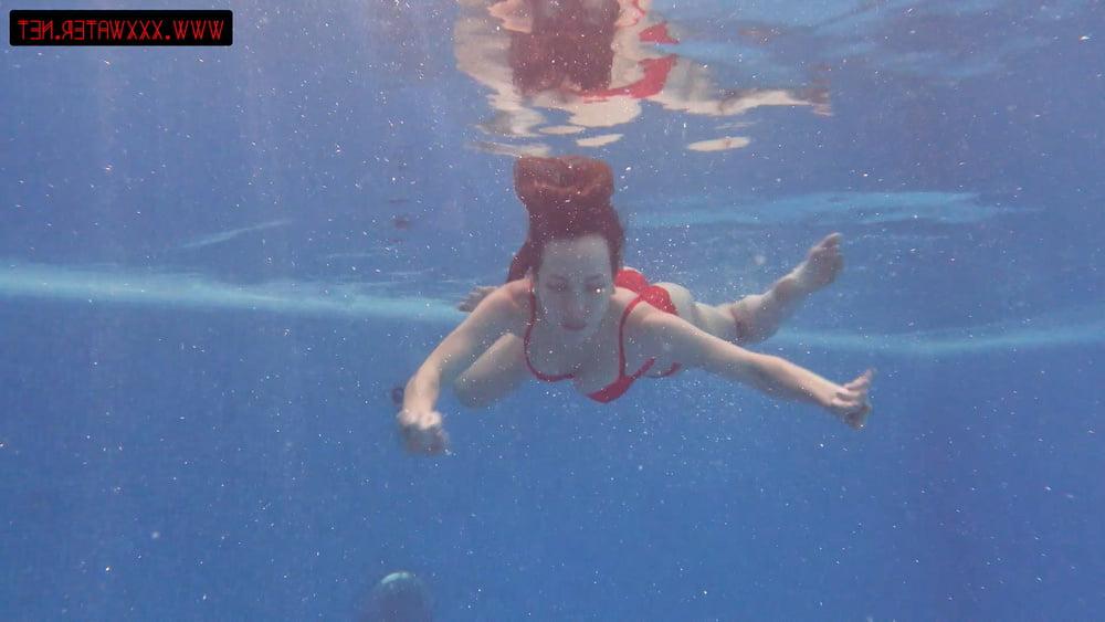 25P Mia Ferrari 2 UnderWaterShow Russian Pornstar