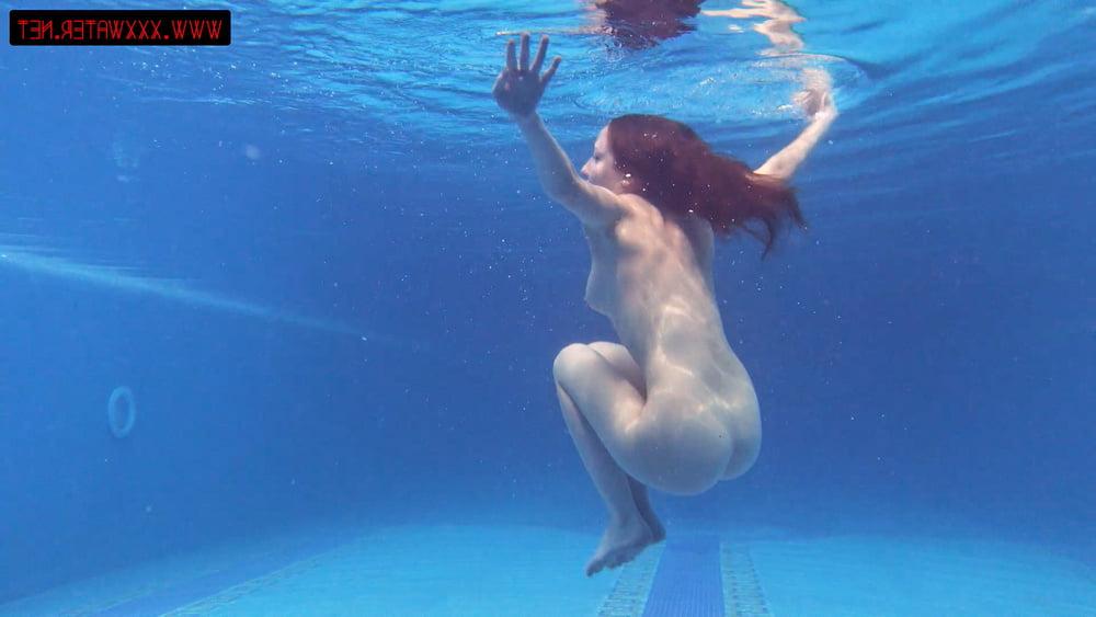 25P Mia Ferrari 2 UnderWaterShow Russian Pornstar