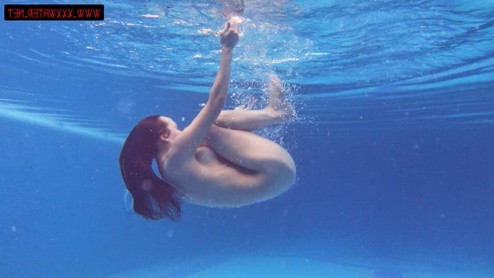 25P Mia Ferrari 2 UnderWaterShow Russian Pornstar