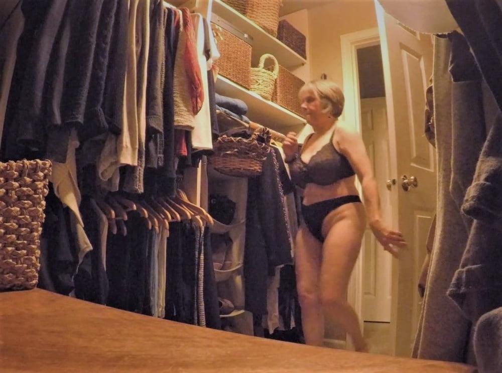 25P Spying in grandma's ass in the closet