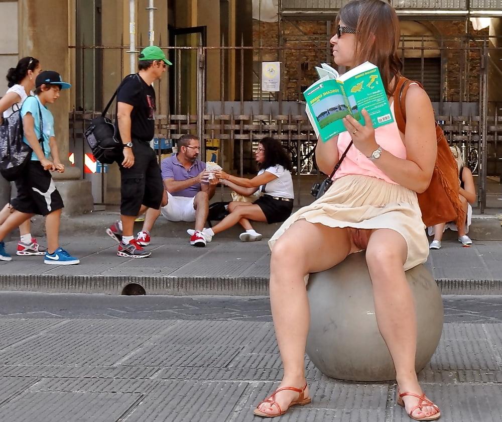 25P Public Upskirt voyeur photo