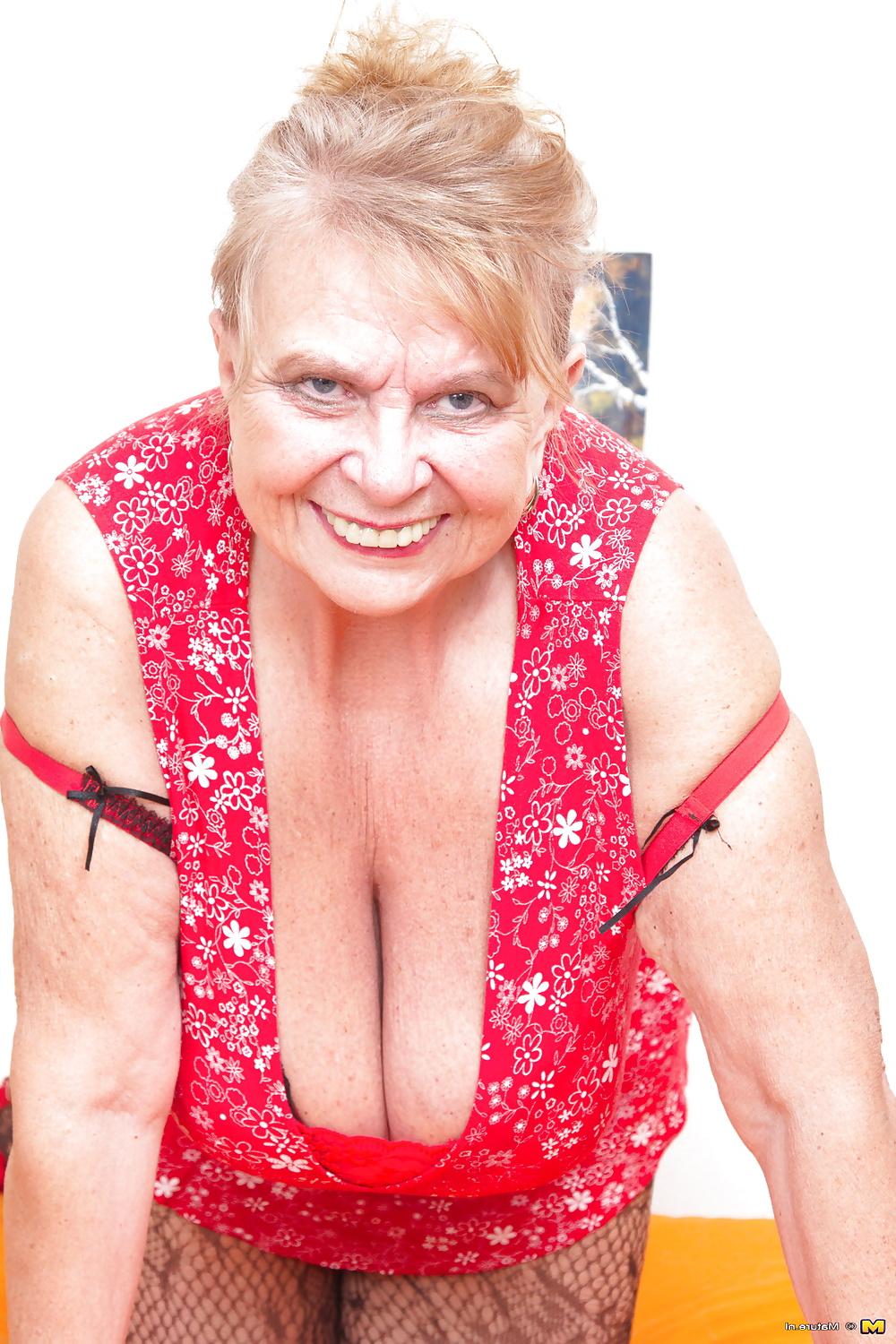 25P Old BBW granny with HUGE saggy tits PART 1
