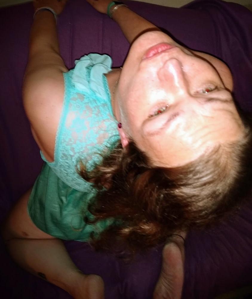 21P Horny BBW posing naked