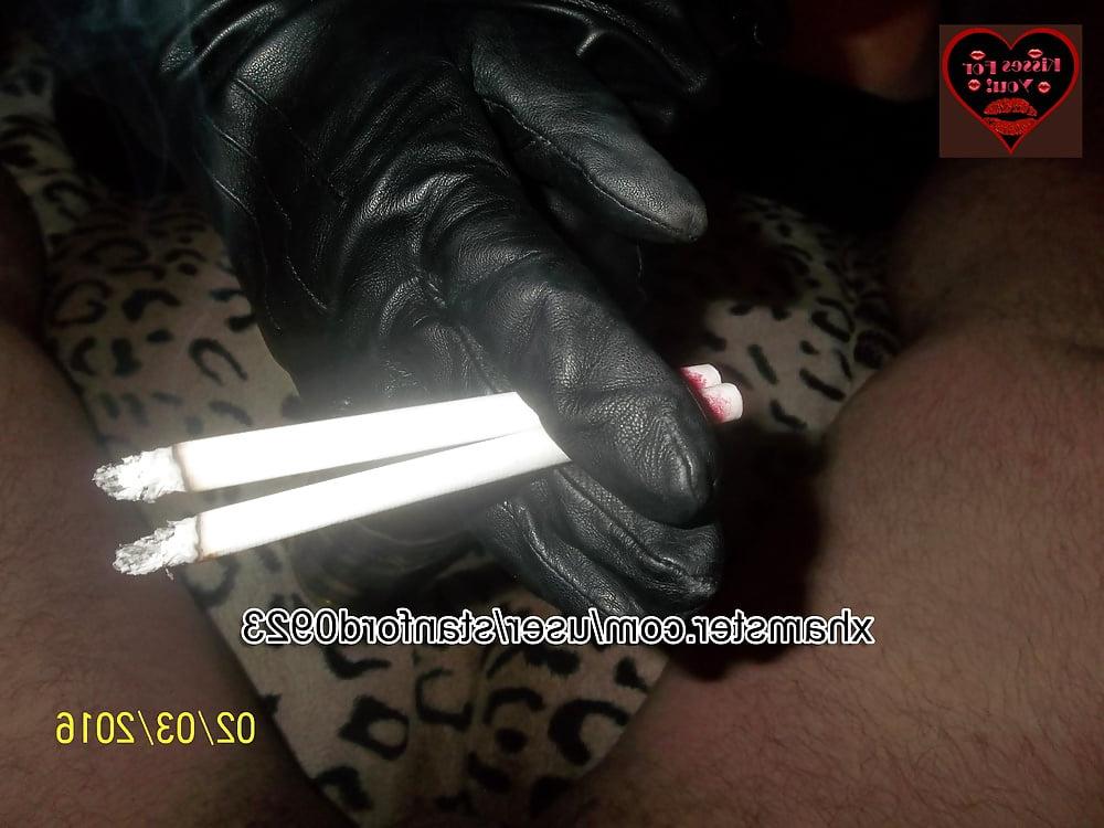 25P SMOKING SLUT IN RUBBER 2