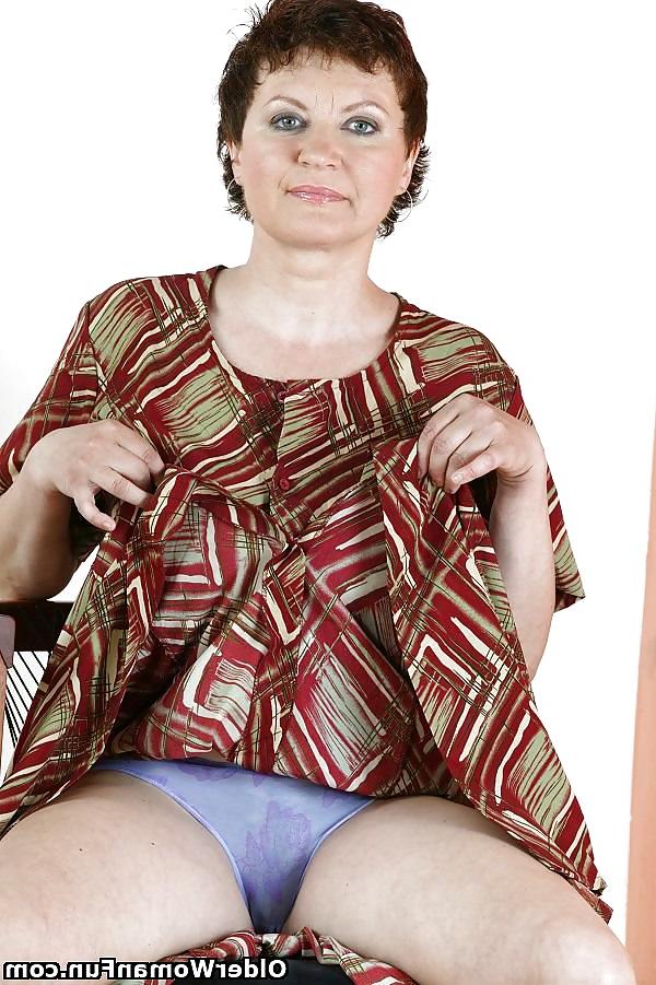 16P 56 year old granny Jarelle from OlderWomanFun