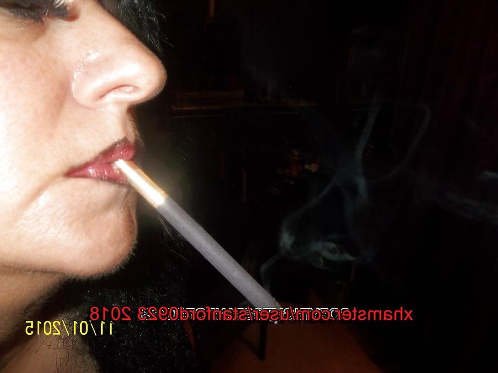 25P SLUT SMOKING BLACK RUSSIAN 2