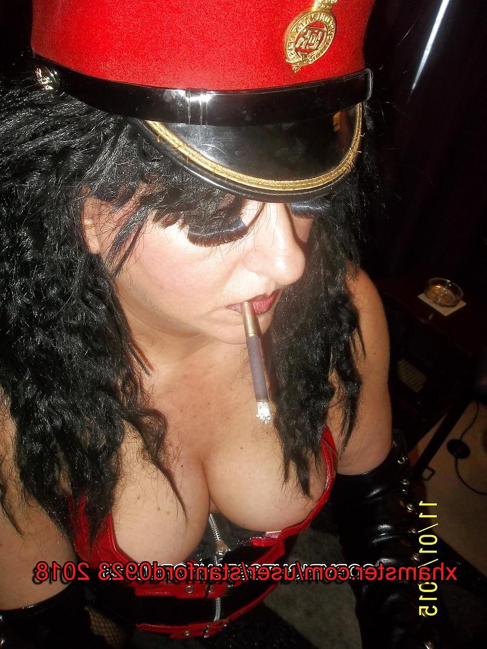 25P SLUT SMOKING BLACK RUSSIAN 2