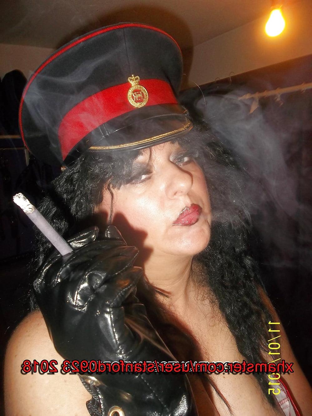 25P SLUT SMOKING BLACK RUSSIAN 2