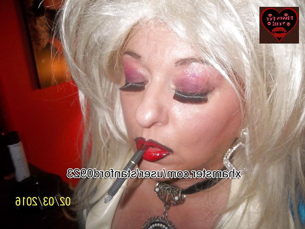 25P SMOKING SLUT IN RUBBER PT 1