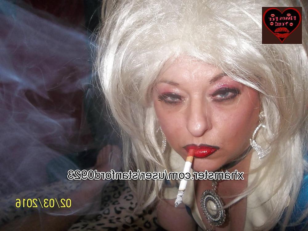 25P SMOKING SLUT IN RUBBER PT 1