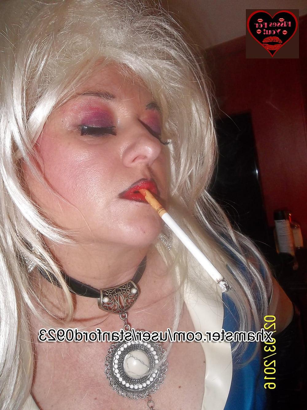 25P SMOKING SLUT IN RUBBER PT 1