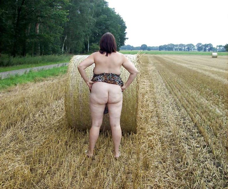 23P Bbw outside