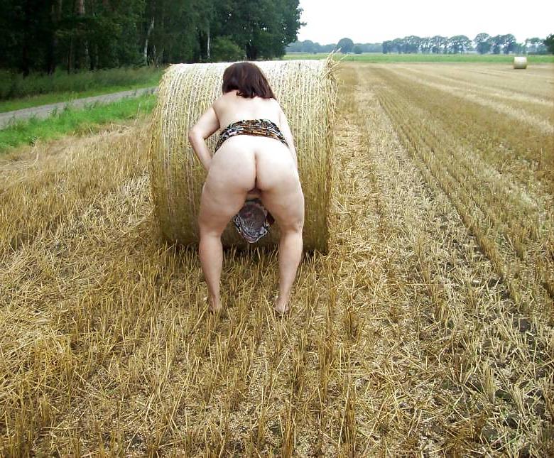 23P Bbw outside