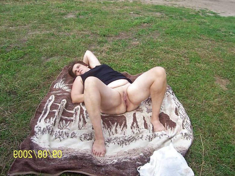 23P Bbw outside