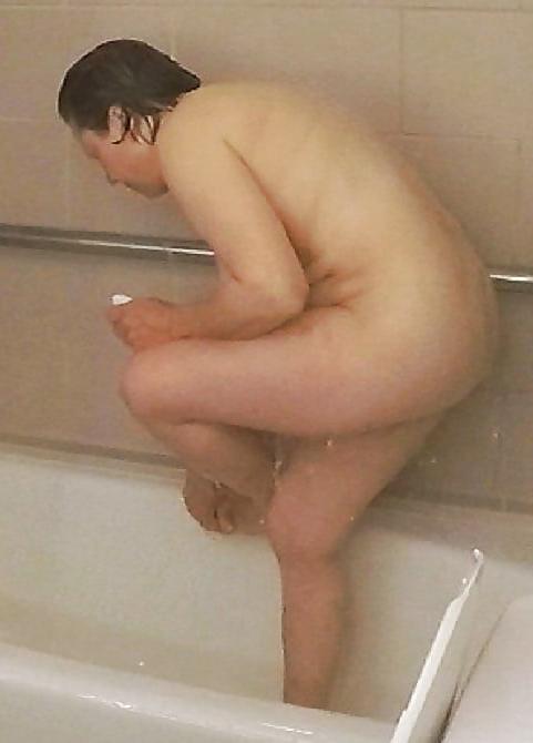 25P Grandma's nude body is still hot