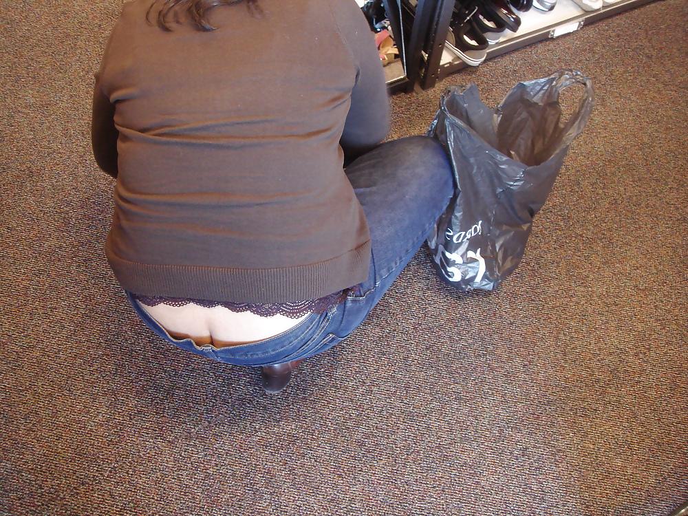 25P Random candid - voyeur shots