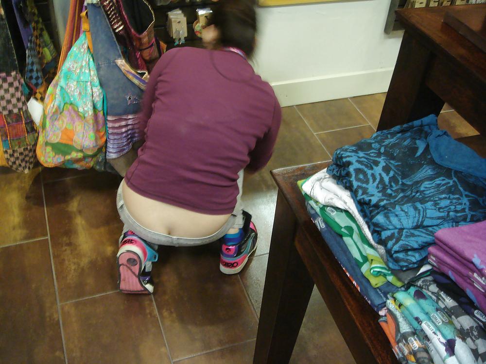 25P Random candid - voyeur shots
