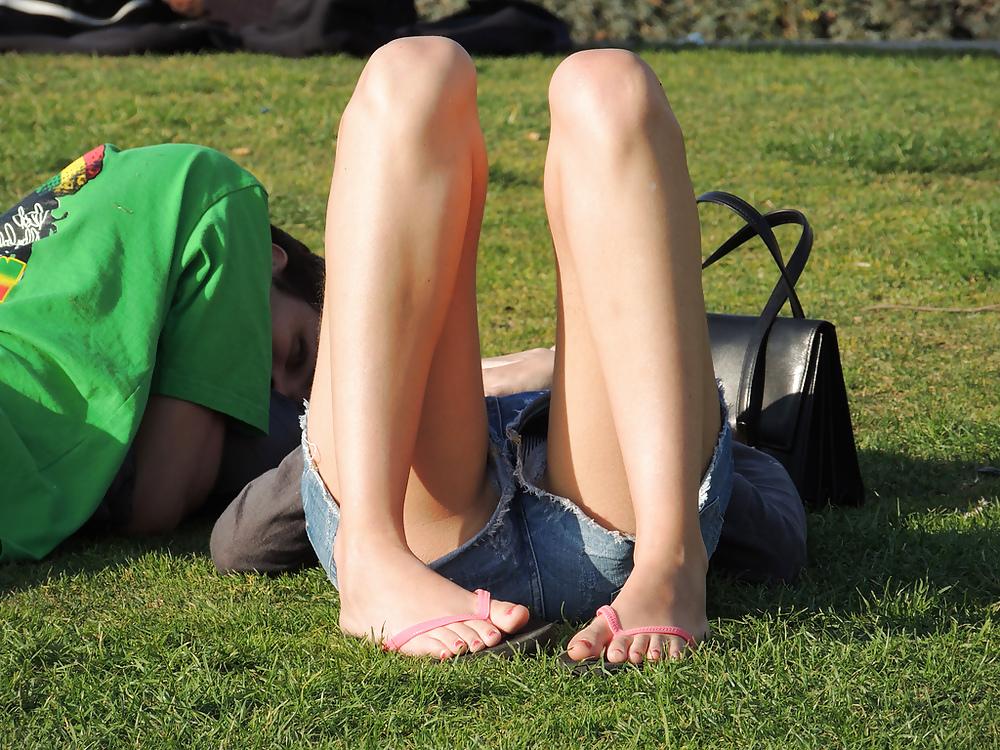 25P Random candid - voyeur shots