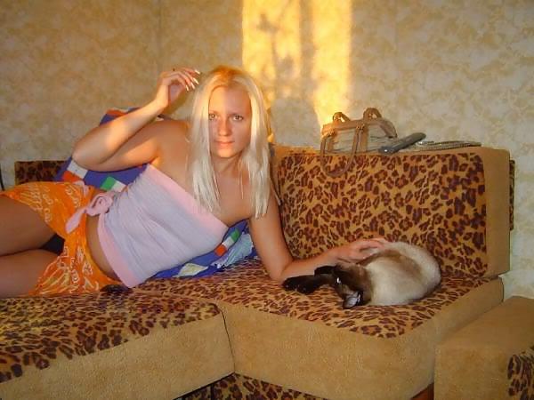 25P Non porn but hot women