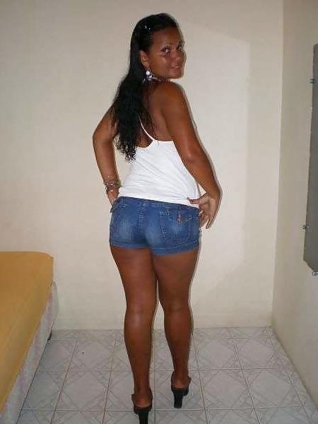 25P Non porn but hot women